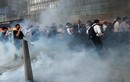 Hong Kong chìm trong bạo lực tuần thứ 24: Súng nổ chát chúa, hơi cay mù mịt