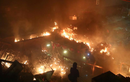 Cảnh trường đại học Hong Kong “chìm trong biển lửa” vì biểu tình bạo lực