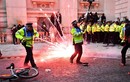 Cảnh đụng độ dữ dội giữa cảnh sát và người biểu tình ở London