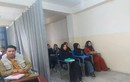 “Đột nhập” lớp học ngăn cách nam - nữ bằng tấm rèm ở Afghanistan