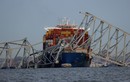 Hãi hùng khoảnh khắc tàu container đâm sập cầu ở Mỹ