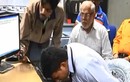 Chàng trai gõ máy tính bằng mũi xác lập kỷ lục thế giới