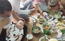 'Chồng nhà người ta': Bế con cho vợ ăn cỗ, tối về giặt 2 chậu đồ