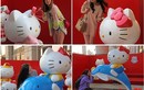 Gái trẻ đua nhau tự sướng với cô mèo Hello Kitty 