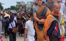 “Thầy Thích Minh Tuệ” bị Youtuber đeo bám, netizen “cầu xin” buông tha