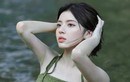 Mỹ nhân 18 tuổi “đốt mắt” với bộ ảnh tắm suối gợi cảm