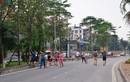 Đường xe buýt thành nơi thể dục, người Hà Nội vẫn chủ quan trước dịch