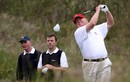 Ông Trump chơi Golf tại Nhà Trắng bằng bộ giả lập giá 50.000 USD