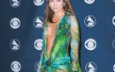 Bắt chước Jennifer Lopez, sao Hollywood lăng xê mẫu váy xẻ ngực sâu... tận bụng 