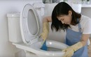 Dùng toilet, cụ bà bỏng nặng vì một thứ nhà nào cũng có