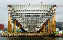 Choáng ngợp hình ảnh tàu chở hàng lớn nhất thế giới