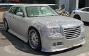 “Đau mắt” với Chrysler 300C dát trăm ngàn viên pha lê “fake”