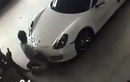 Làm “chuyện ấy” với Porsche Boxster vì tưởng là... “gái đẹp“