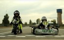 Xem “nhóc tì” 2 và 4 tuổi biểu diễn đua xe chuyên nghiệp