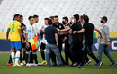 Đối đầu Brazil ở vòng loại World Cup, 3 cầu thủ Argentina bị trục xuất