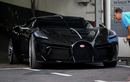 Bugatti La Voiture Noire đắt - độc nhất lăn bánh, biển số gây tò mò