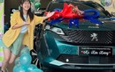 Nữ YouTuber Hậu Hoàng tậu "xế hộp" Peugeot 5008 bạc tỷ