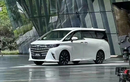 Toyota Alphard 2024 lộ diện "bằng xương, bằng thịt" trước ngày ra mắt