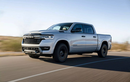 Ram 1500 Ramcharger hybrid – "khủng long" bán tải tiết kiệm xăng