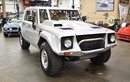 Lamborghini LM002 của Quốc vương Brunei thay lốp giá 1,35 tỷ đồng