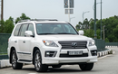 Có nên mua Lexus LX570 chạy 10 năm, giá 3 tỷ ở Sài Gòn?