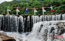 Dàn mỹ nữ Trung Quốc tập yoga cực đỉnh bên thác nước