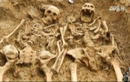 Kỳ lạ hai bộ xương "tình tứ" suốt 700 năm dưới mộ