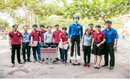 Robot tình nguyện dắt người qua đường ở Đà Nẵng