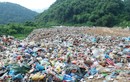 Phú Thọ: Người dân khốn khổ vì “sống chung” với “núi rác khổng lồ“