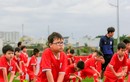 Trận bóng kỷ lục 2.000 cầu thủ nhí đá thắng các ngôi sao Việt