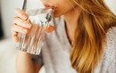 Uống bao nhiêu nước mỗi ngày để ngăn ngừa sỏi thận?