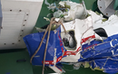 Video: Trục vớt mảnh vỡ máy bay CASA 212 mất liên lạc