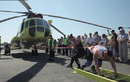 Xem người phụ nữ Nga kéo trực thăng nặng 8,6 tấn