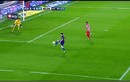 Những lần làm “điên đảo” hàng phòng ngự đối phương của Messi