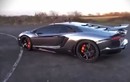 Xem siêu xe Lamborghini Aventador "khạc lửa" nướng gà tây