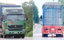 Xe cắt nóc container chở cát đắp ngọn 'làm mưa làm gió', CSGT bó tay 