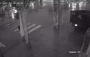 Video: Xe VinFast va chạm với Kia Sedona đến mức gãy trục bánh trước