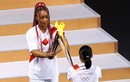 VĐV thắp đài lửa Olympic Tokyo quyến rũ trên tạp chí áo tắm