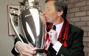 Cup vô địch Premier League đầu tiên của Sir Alex Ferguson và MU