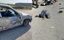 Hưng Yên: Xe máy va chạm ô tô tập lái, người đàn ông bất tỉnh 
