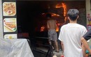 Cháy quán đồ ăn vặt trên phố Hà Nội