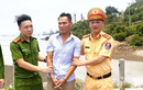 Bắt chủ quán cafe chứa mại dâm trốn truy nã ra Thanh Hóa
