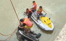 Thanh Hóa: Taxi mất lái lao xuống sông, người tử vong, người mất tích