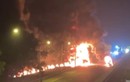 Xe bồn cháy lớn sau va chạm trên cao tốc Hà Nội-Hải Phòng 
