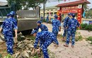 Hải đội 102, BTL Vùng Cảnh sát biển 1 giúp dân dọn dẹp đón Tết