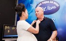Thu Minh và chồng Tây quấn quýt ở hậu trường Vietnam Idol