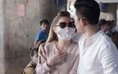 Chồng cũ Phi Thanh Vân thân mật với tình mới tại sân bay