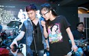 Hương Tràm mặc trẻ trung tập luyện cho live show của Quang Hà