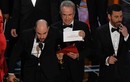 Sao nữ lộ ngực trên thảm đỏ và loạt bê bối ở giải thưởng Oscar