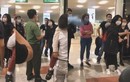 Đàm Vĩnh Hưng chỉ trích nữ khách làm loạn ở sân bay vụ cách ly